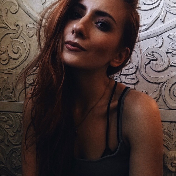 Meet your Posher, Kelly - Picture 2 of 4